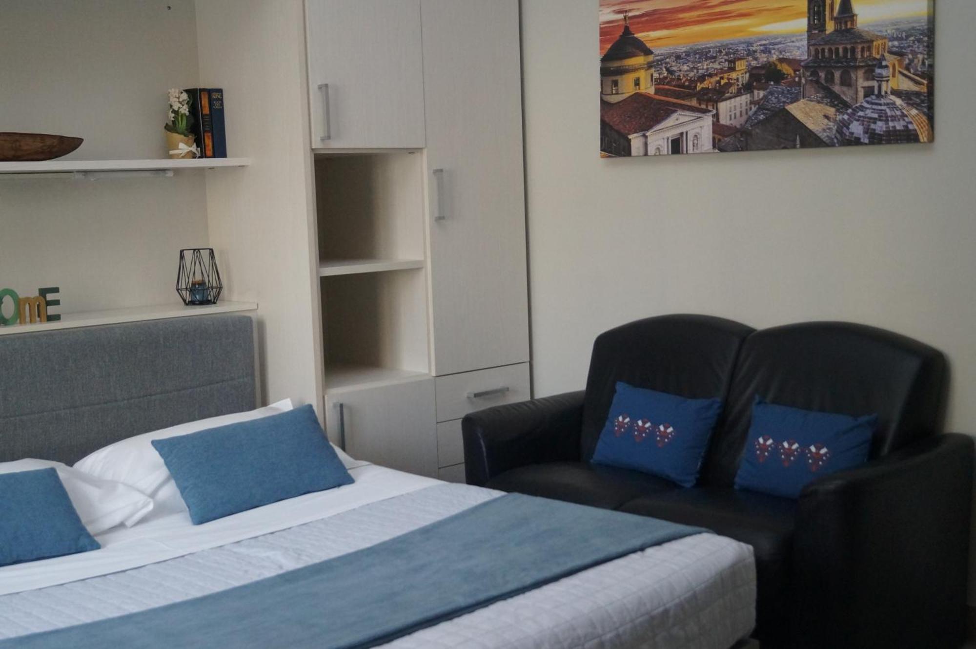 Bgy Central Apartments แบร์กาโม ภายนอก รูปภาพ
