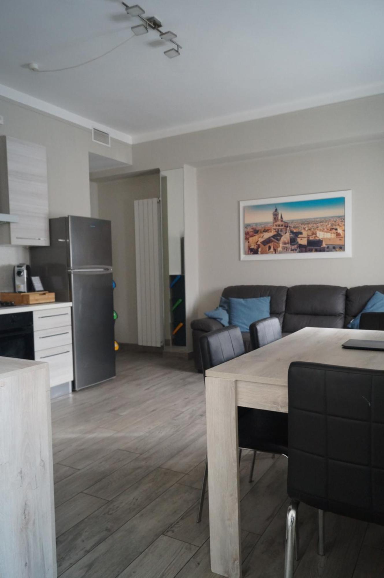 Bgy Central Apartments แบร์กาโม ภายนอก รูปภาพ