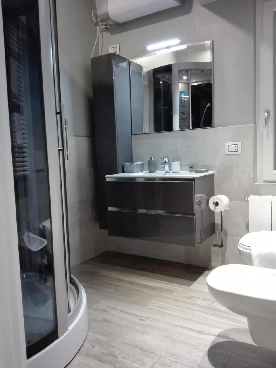 Bgy Central Apartments แบร์กาโม ภายนอก รูปภาพ