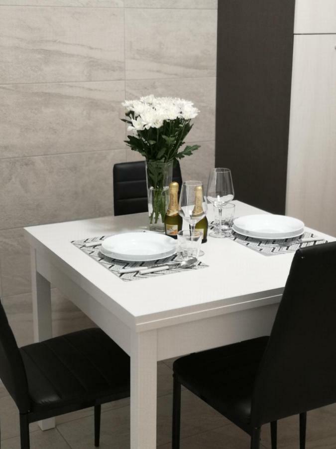 Bgy Central Apartments แบร์กาโม ภายนอก รูปภาพ
